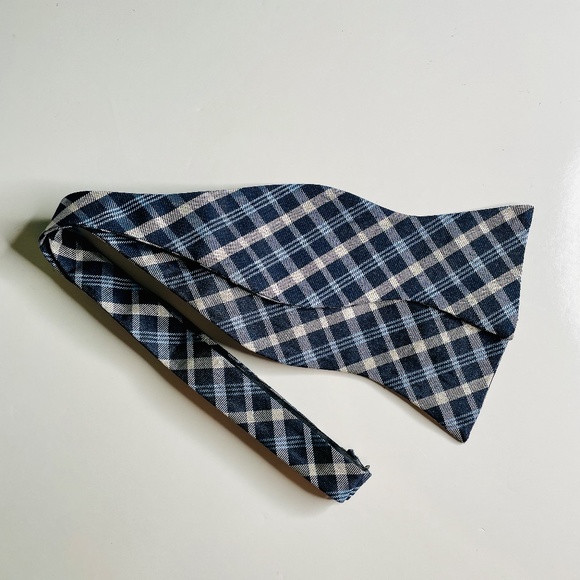 Tommy Hilfiger Navy Blue Check Silk & Pink Check Cotton Self-Tie Bow Tie Bundle - Picture 7 of 9